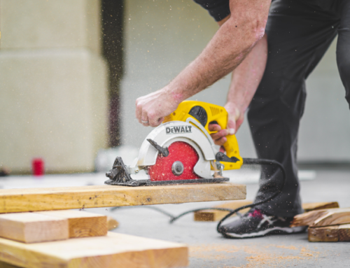 GOT A LEAKING? HIRE AN EXPERIENCED PLUMBER
